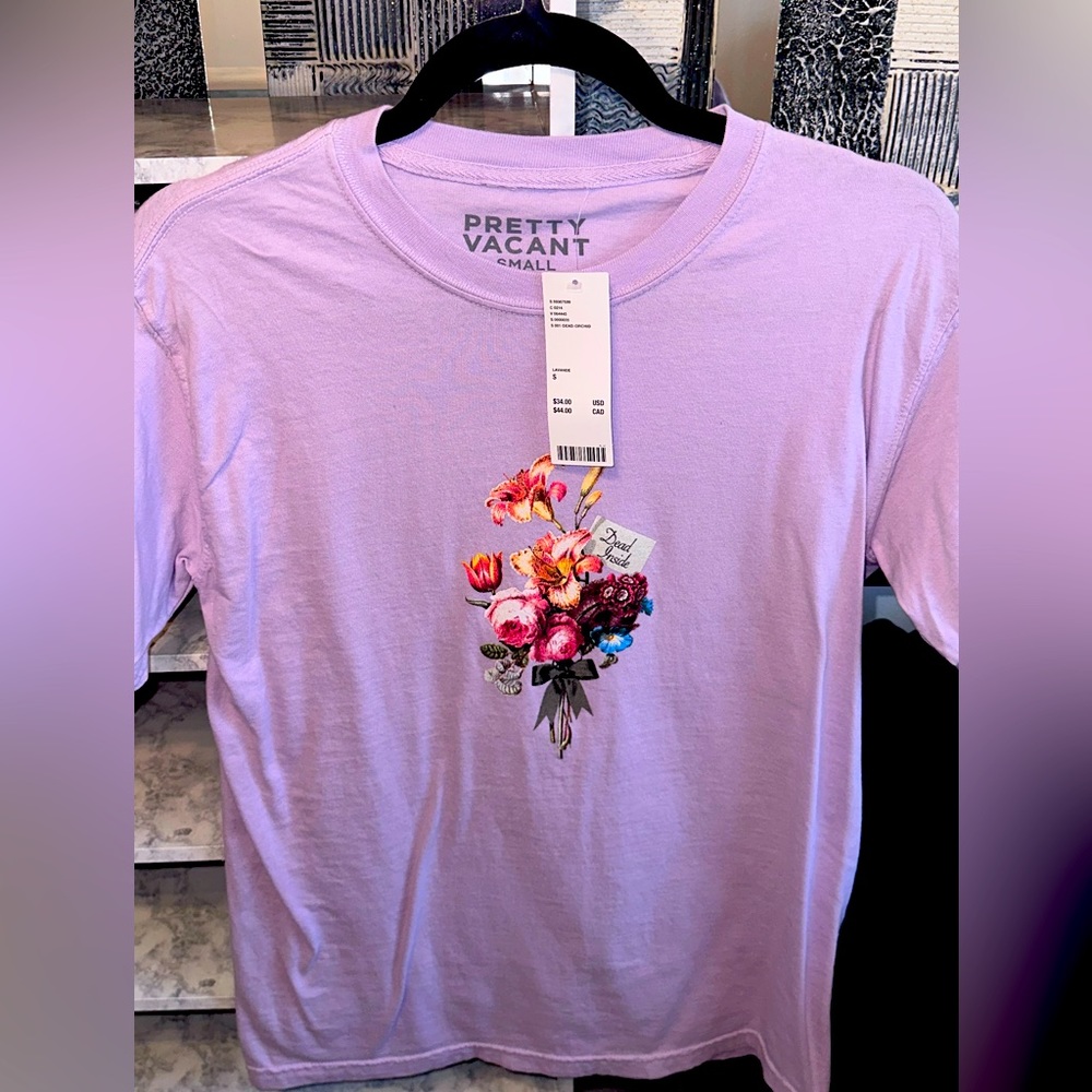 New with tags men’s short sleeve tee shirt